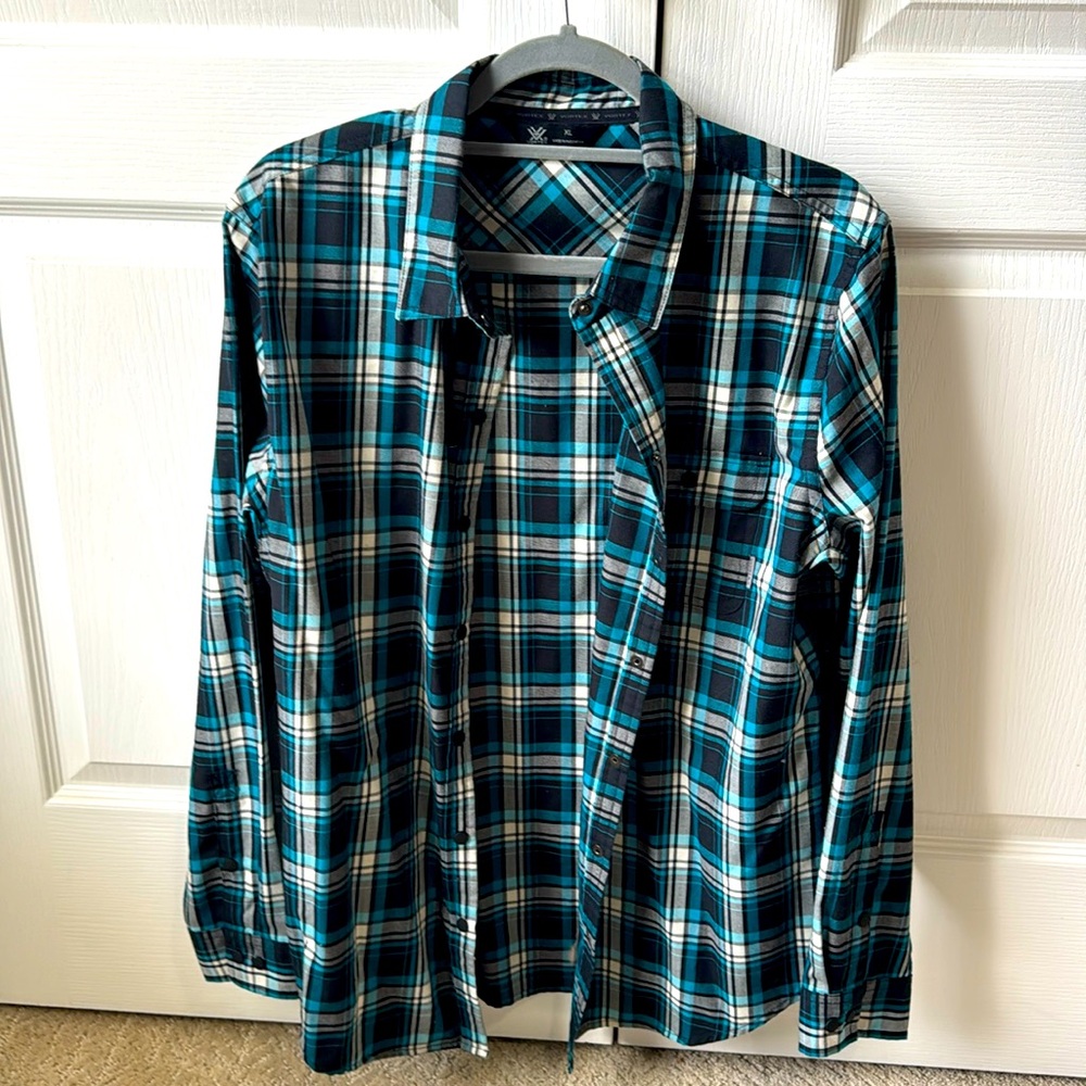 Vortex Women’s plaid shirt New ( no tags)